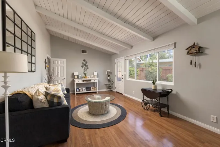 2534 Mary St Montrose 91020 3