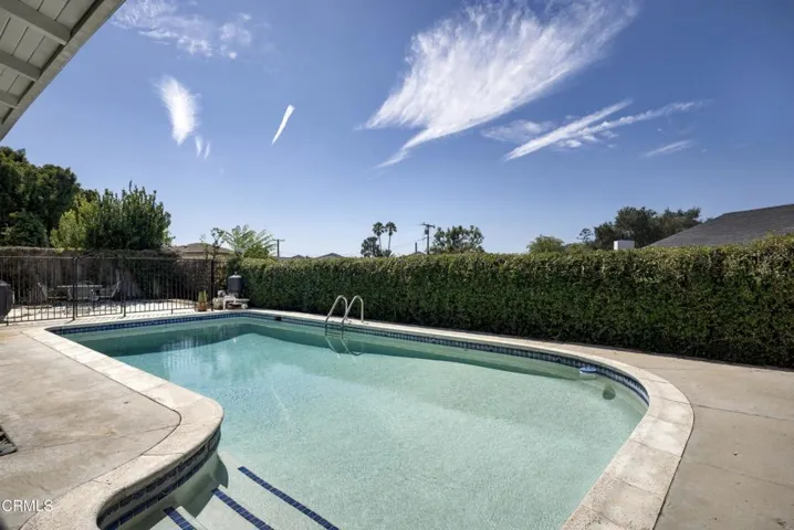 2534 Mary St Montrose 91020 20