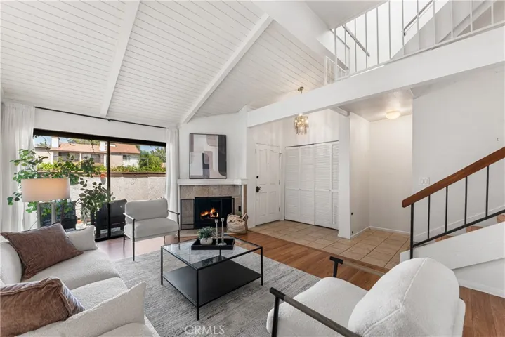 21545 Erwin 96, Woodland Hills, California 91367 — photo 4