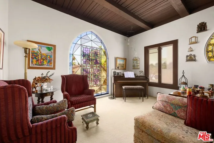 10461 Wilkins Avenue, Los Angeles, California 90024 — photo 4