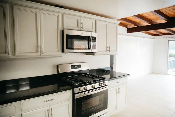 1760 Ruhland, Manhattan Beach, California 90266 — photo 4