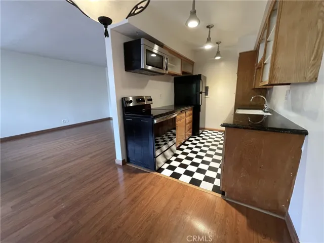 901 Linden Avenue 21, Long Beach, California 90813 — photo 5