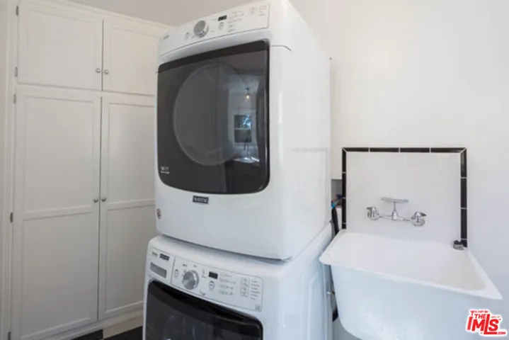 2117 Alcyona Drive, Los Angeles, California 90068 — photo 4