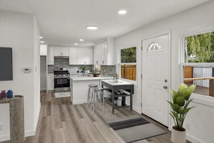 557 Scott Boulevard, Santa Clara, California 95050 — photo 4