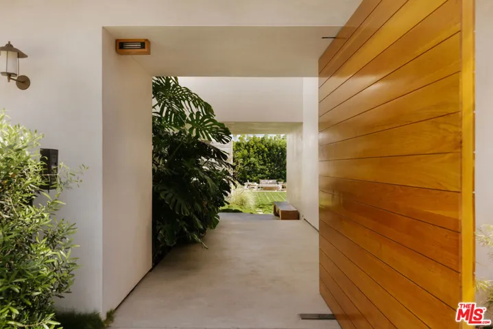3062 Queensbury Drive, Los Angeles, California 90064 — photo 4