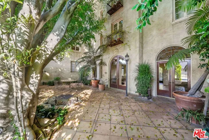 109 N Sycamore Avenue 204, Los Angeles, California 90036 — photo 4