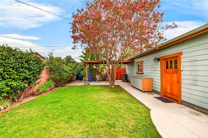 1705 W 52nd, Los Angeles, California 90062 — photo 4
