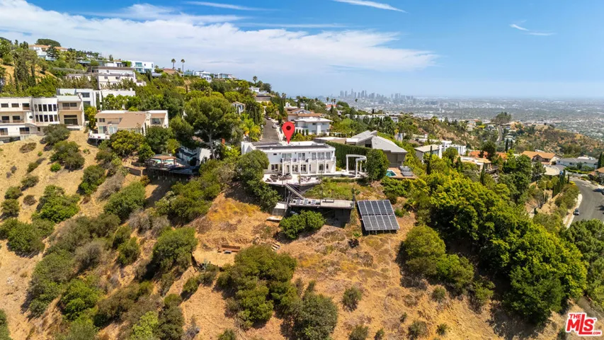 8020 Zeus Drive, Los Angeles, California 90046 — photo 4