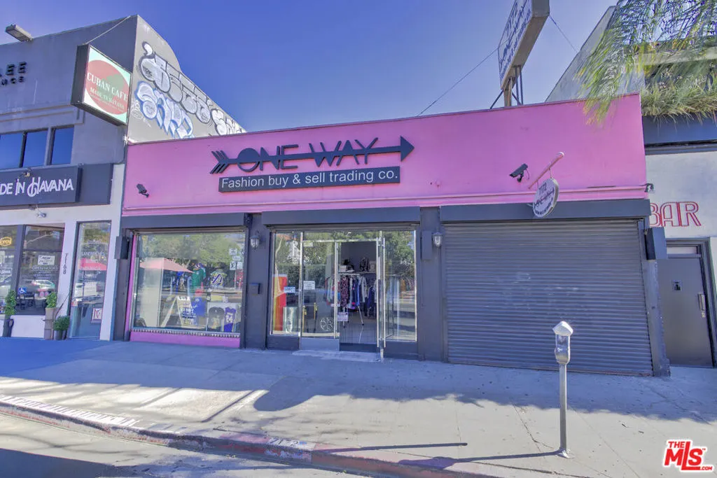 7172 Melrose Ave