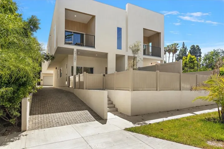 642 E Fairview Boulevard, Inglewood, California 90302 — photo 4