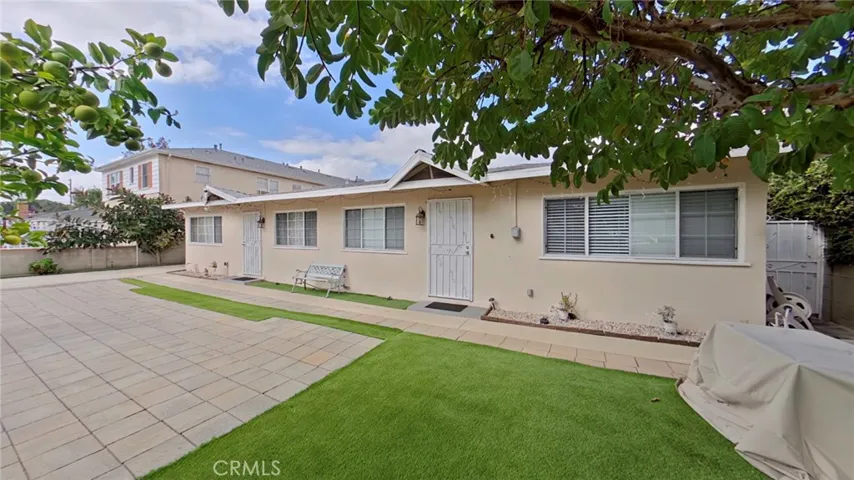 5633 Denny, North Hollywood, California 91601 — photo 5