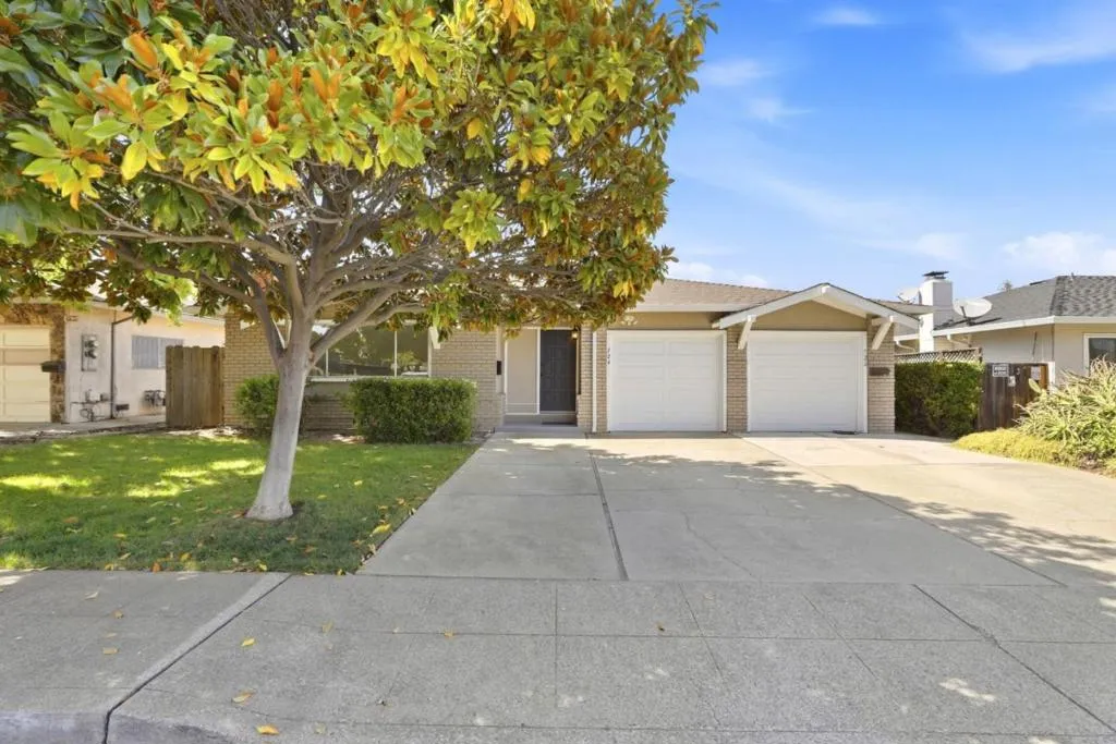 726 Muir Dr