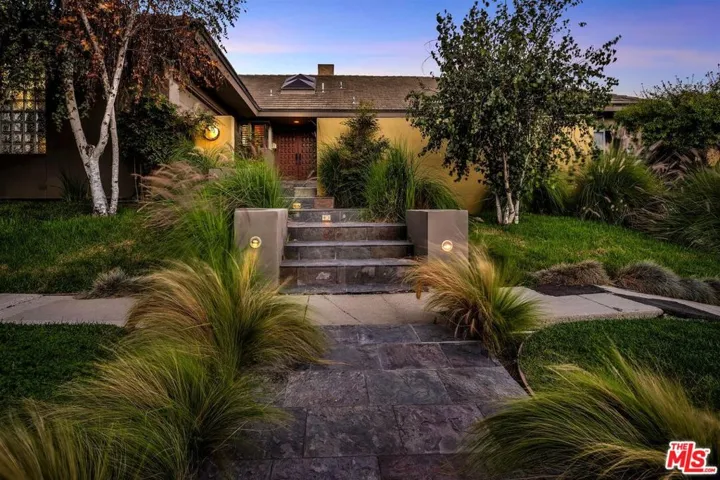 6020 S Halm Avenue, Los Angeles, California 90056 — photo 5