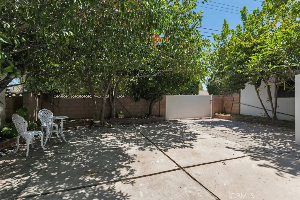 Private Outdoor Space & Alley-Access 3-Car Parking Private Outdoor Space & Alley-Access 3-Car Parking