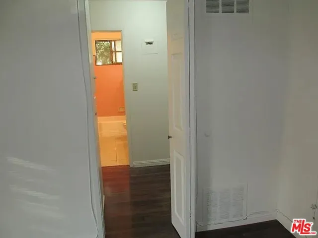 1046 N Spaulding Avenue Avenue 8, West Hollywood, California 90046 — photo 4