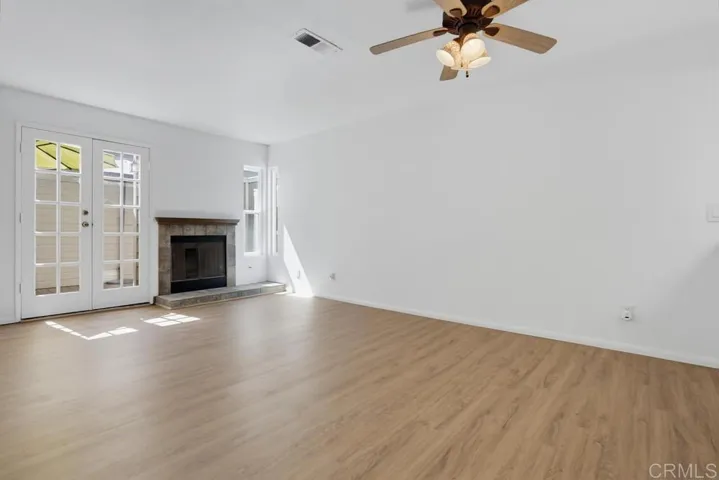 9270 Towne Centre Drive 35, San Diego, California 92121 — photo 4