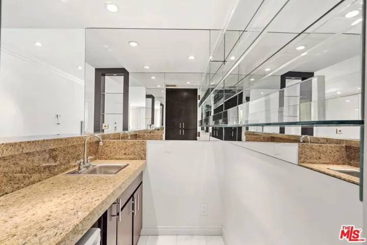 1210 N Kings Road 104, West Hollywood, California 90069 — photo 5