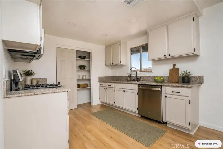 10577 Tecopa, Apple Valley, California 92308 — photo 5