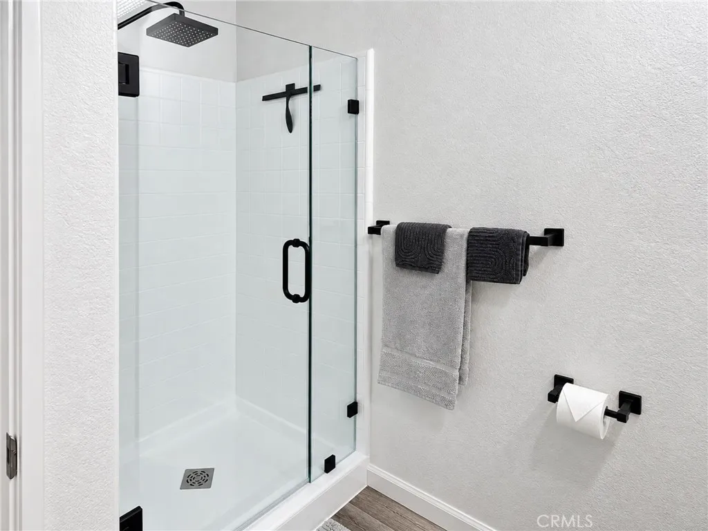 Newly Glazed Shower w/ Glass Doors Newly Glazed Shower w/ Glass Doors