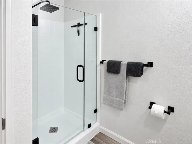 Newly Glazed Shower w/ Glass Doors