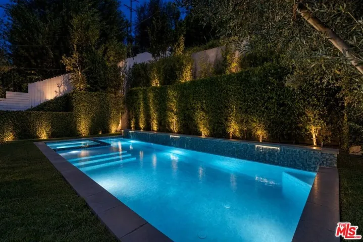 2408 Castle Heights Avenue, Los Angeles, California 90034 — photo 4