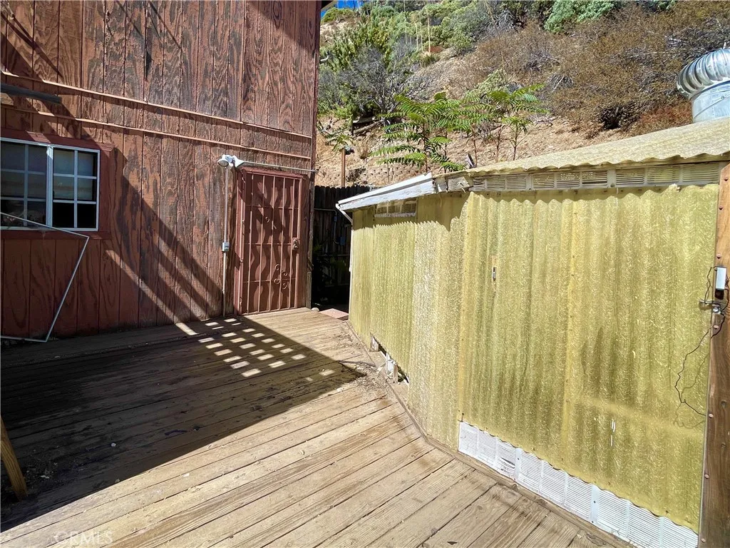 Greenhouse and large private deck Greenhouse and large private deck
