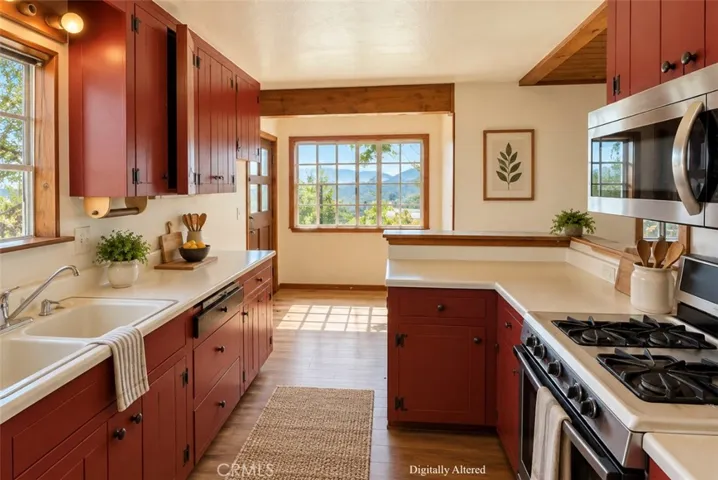 This kitchen could be brought back to life!