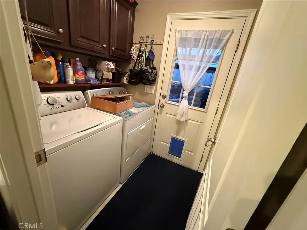 Laundry room, washer dryer included