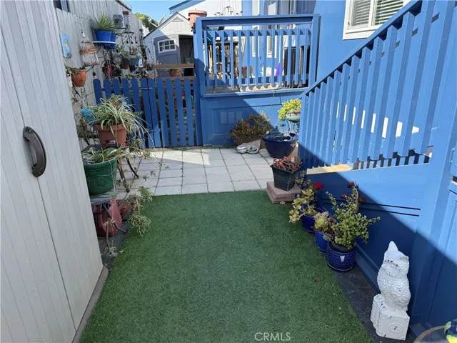 Separate front patio area