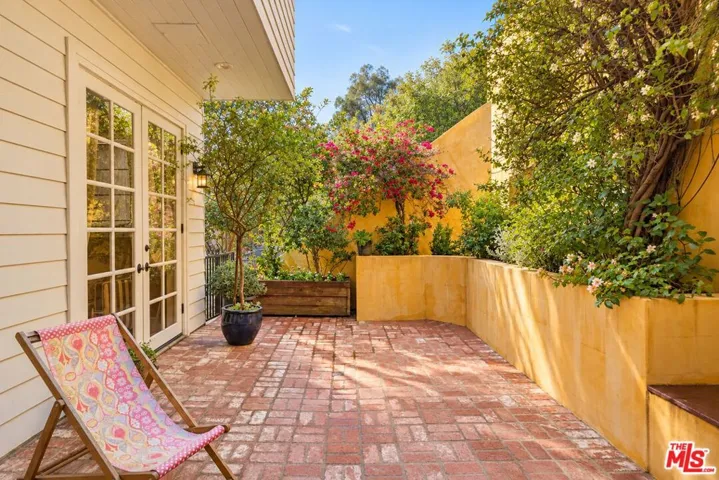 9835 Portola Drive, Los Angeles, California 90210 — photo 5