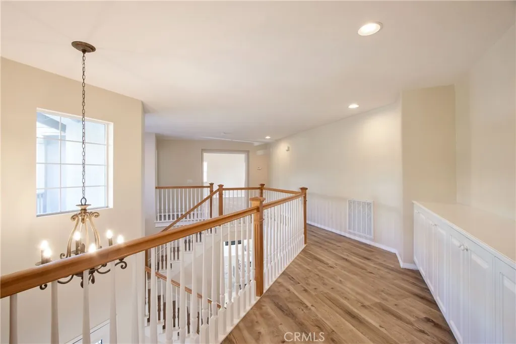 STAIRWAY OPEN TO BONUS ROOM STAIRWAY OPEN TO BONUS ROOM