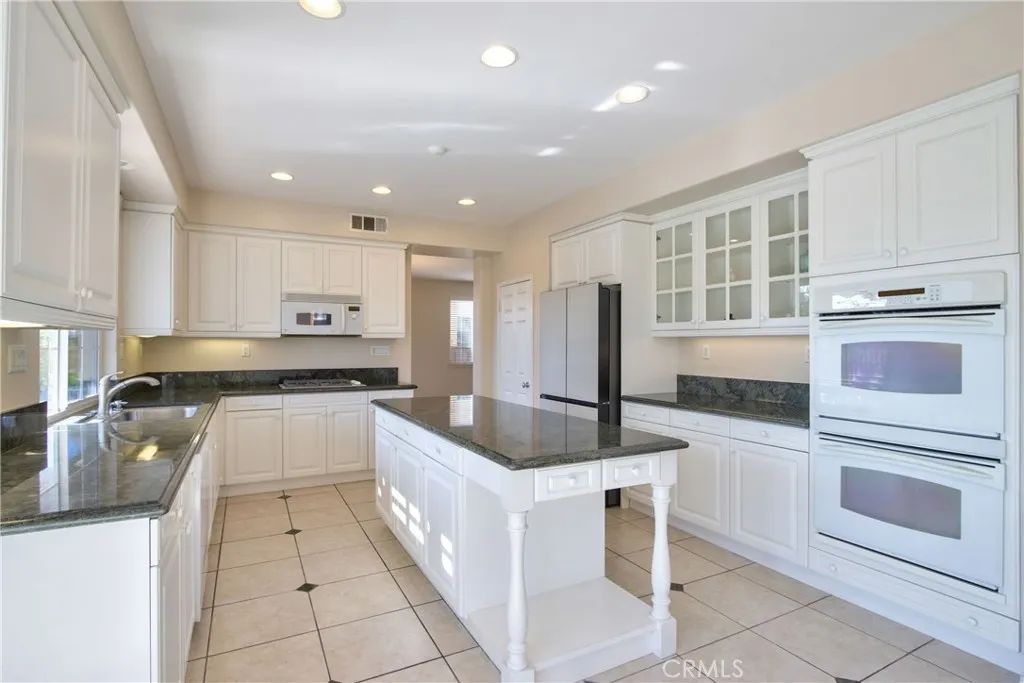 KITCHEN GLASS CABINETS KITCHEN GLASS CABINETS