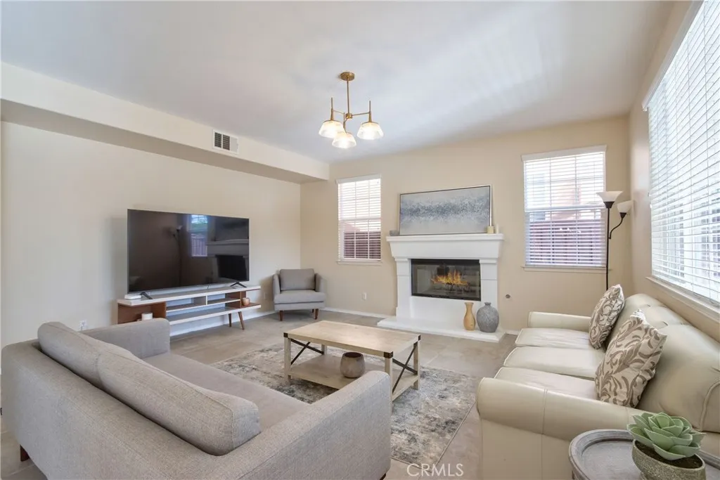 FAMILY ROOM FAMILY ROOM