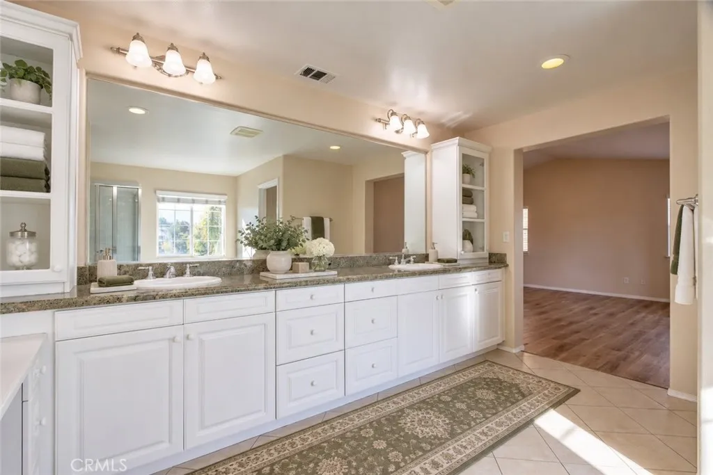 Primary Bathroom - This photo has been virtually staged. Primary Bathroom - This photo has been virtually staged.