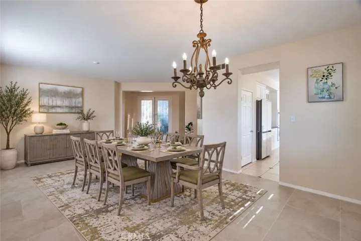 Dining Room - This photo has been virtually staged.