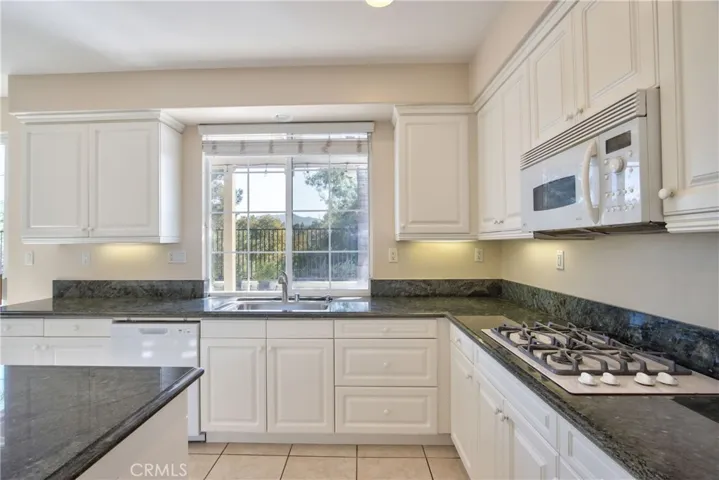 KITCHEN COOKTOP