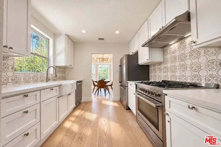 5143 Newcastle Avenue, Encino, California 91316 — photo 4