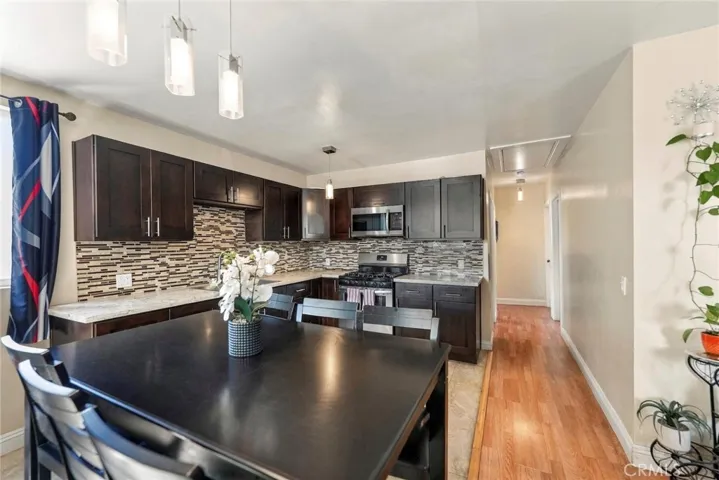 215 E 76 Place, Los Angeles, California 90003 — photo 5