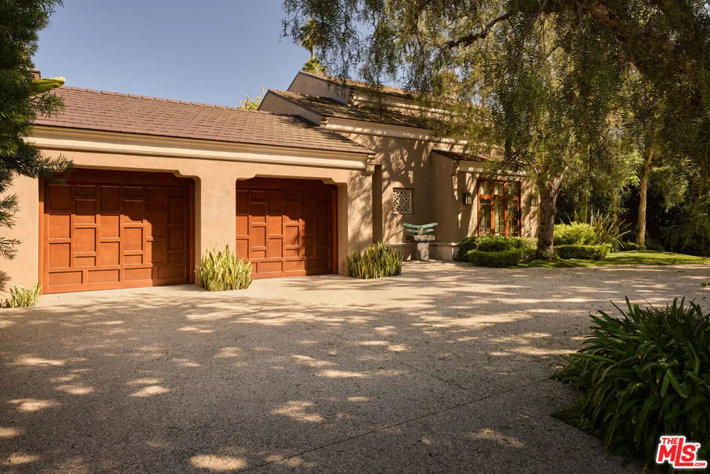 414 Lomond Ave