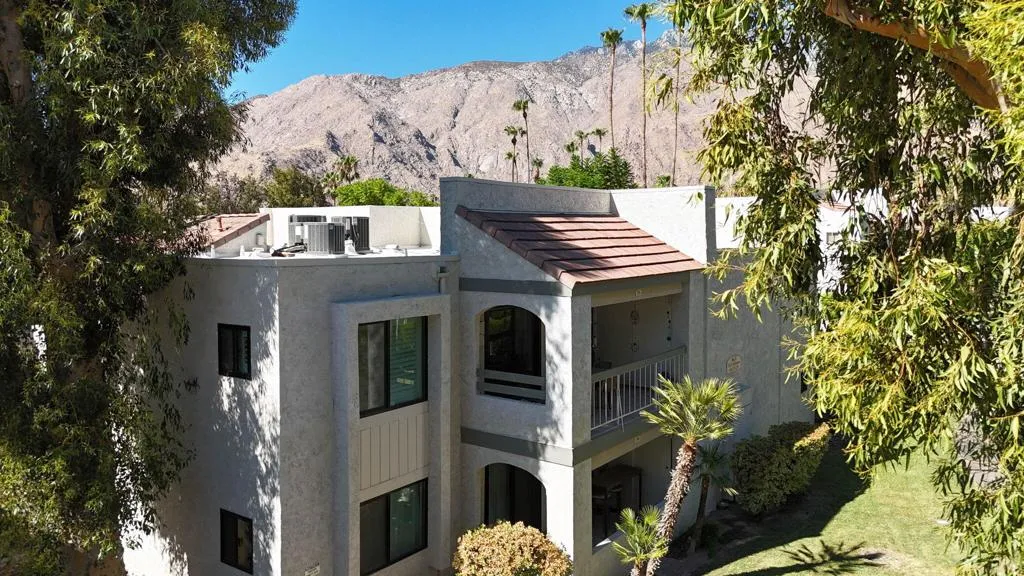 35-web-or-mls-1725 Via Miraleste-102 35-web-or-mls-1725 Via Miraleste-102