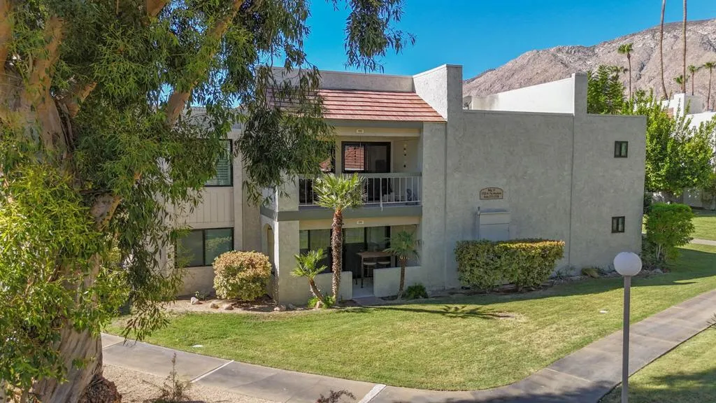 3-web-or-mls-1725 Via Miraleste-3 3-web-or-mls-1725 Via Miraleste-3