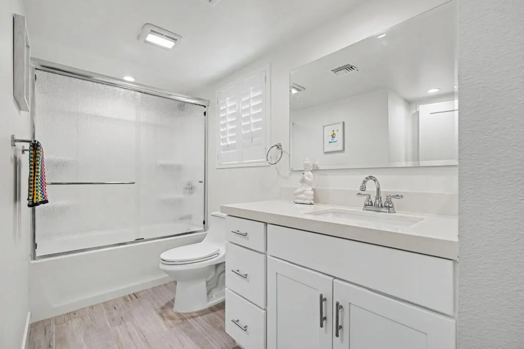 23-web-or-mls-1725 Via Miraleste-38 23-web-or-mls-1725 Via Miraleste-38