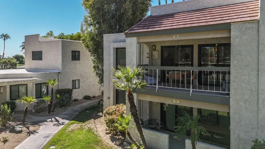 2-web-or-mls-1725 Via Miraleste-2 2-web-or-mls-1725 Via Miraleste-2