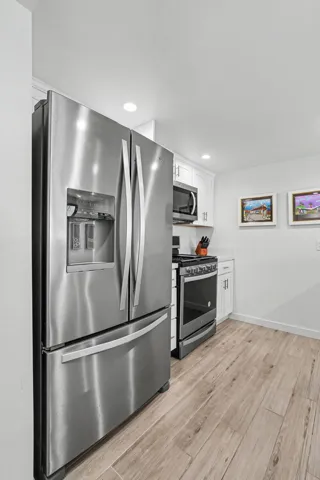 16-web-or-mls-1725 Via Miraleste-31