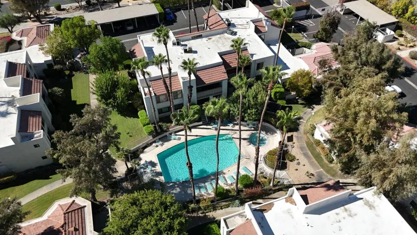 41-web-or-mls-1725 Via Miraleste-108