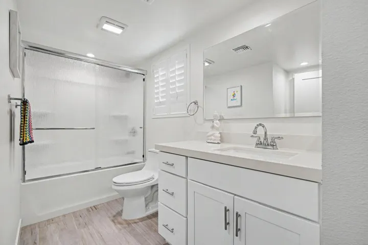 23-web-or-mls-1725 Via Miraleste-38