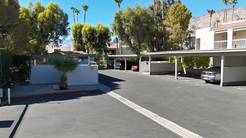 45-web-or-mls-1725 Via Miraleste-112