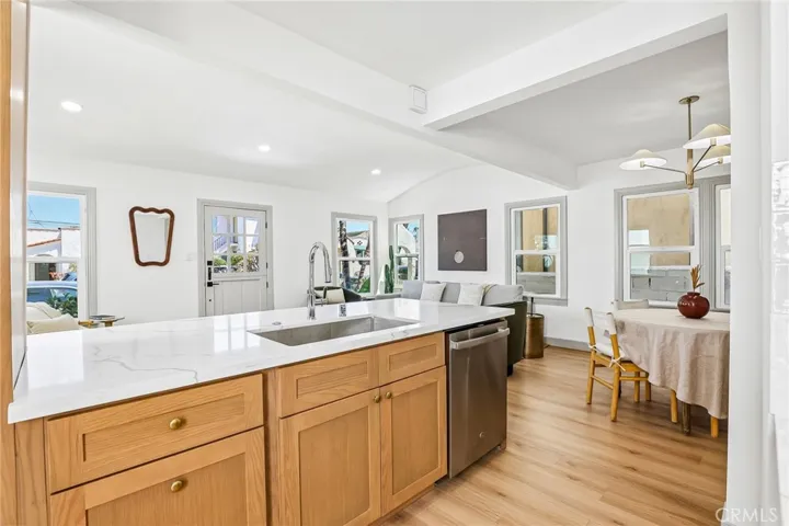 131 Santa Ana, Long Beach, California 90803 — photo 4