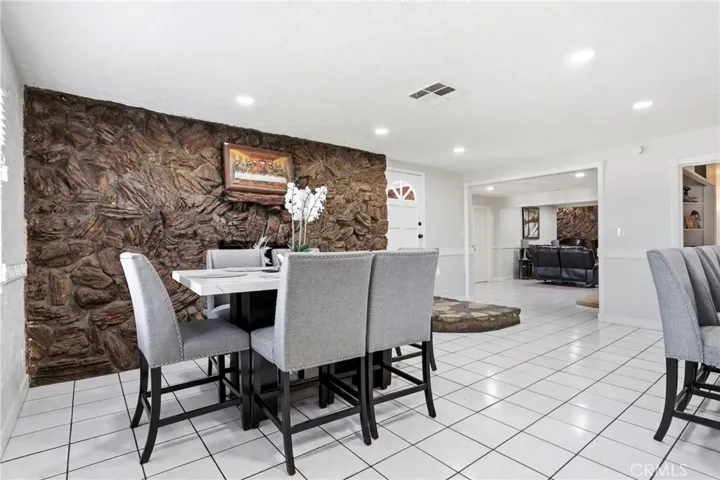 9257 Palmetto, Fontana, California 92335 — photo 4