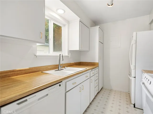 11138 Aqua Vista Street 18, Studio City, California 91602 — photo 5